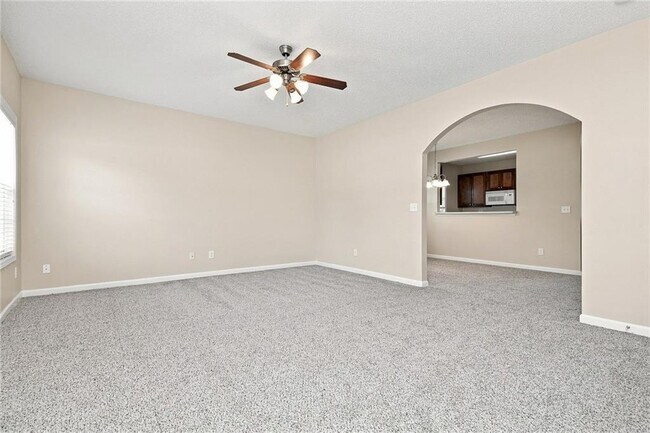 Photo - 8606 Thomas Ln
