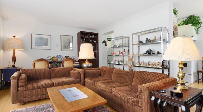 Photo - Marlborough Tower Unit 01403