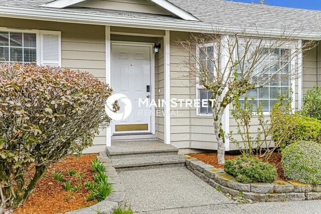 3 Bedroom Pet-Friendly Home in PUYALLUP, WA with Main Street Renewal