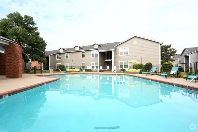 Pool - Bennett Ridge Apartments