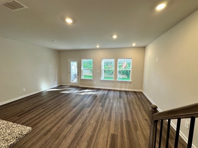 Photo - 4104 Holland Grv Rd