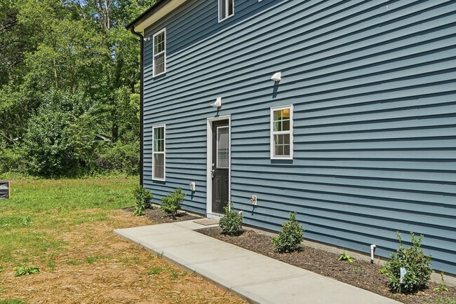 Photo - 516 Singletary St SE