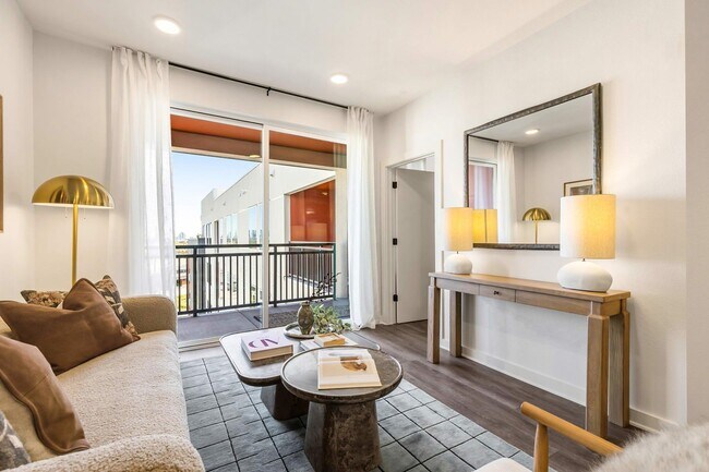 Photo - 3001 W 11th St Unidad 575