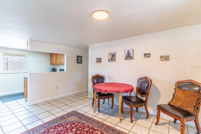 Photo - 225 W Northside Dr