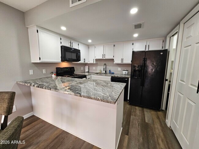 Photo - 2144 E Center Ln