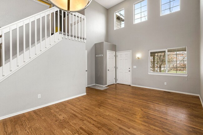 Photo - Large House in Parkview Highlands!