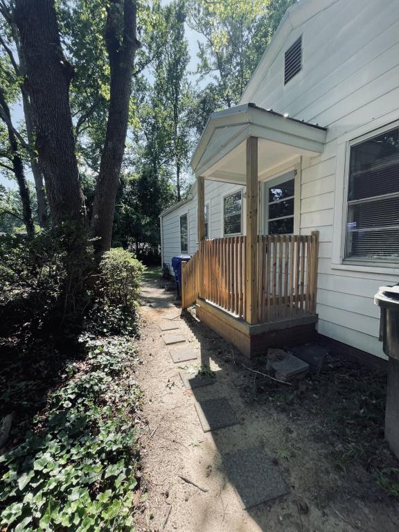 Photo - 117A White Oak Dr