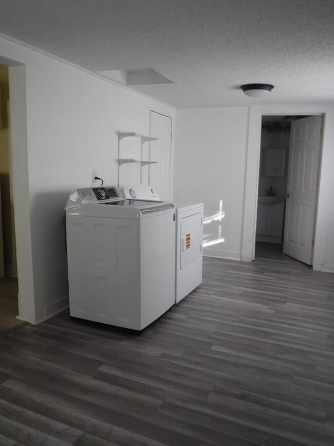 Photo - 6417 Washington St