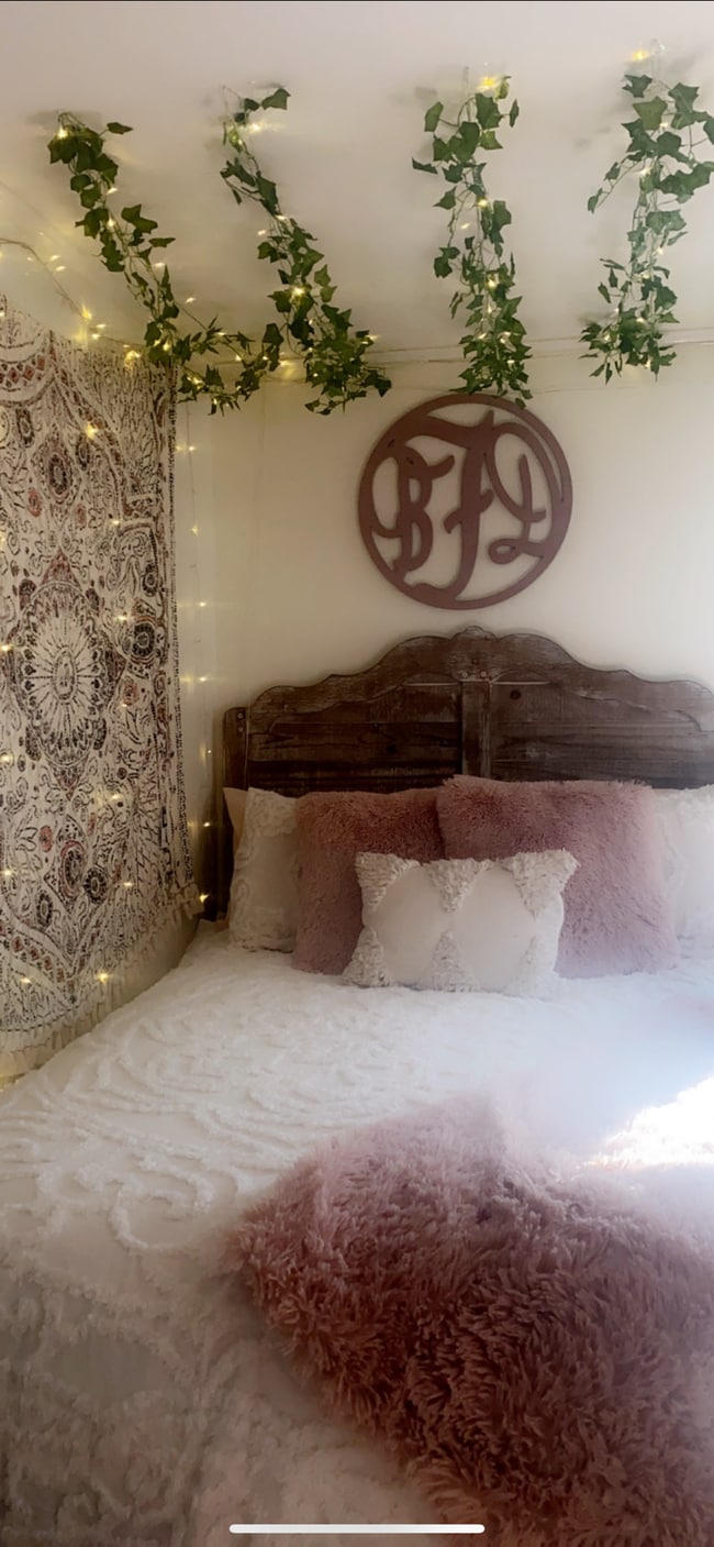 Photo - 152 W 7th St