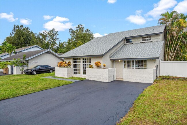 Photo - 8351 SW 39th Ct