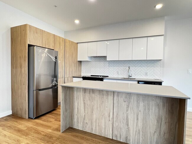 Photo - 3700 Burde St