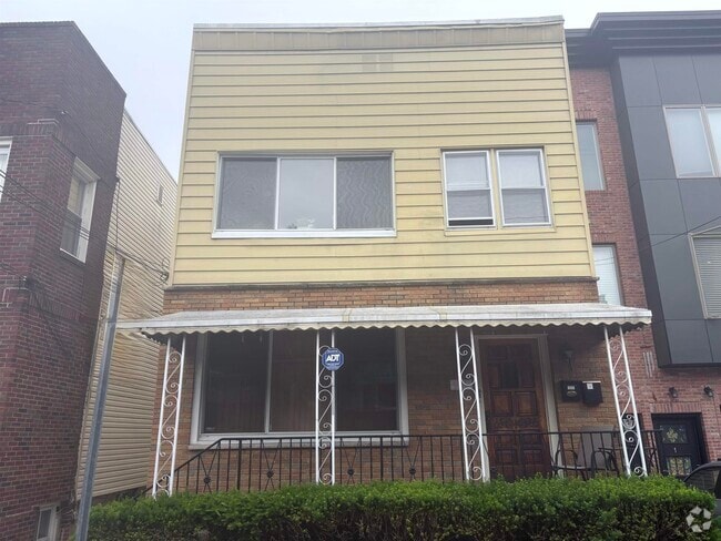 Building Photo - 183 Columbia Ave Unit 2 Rental