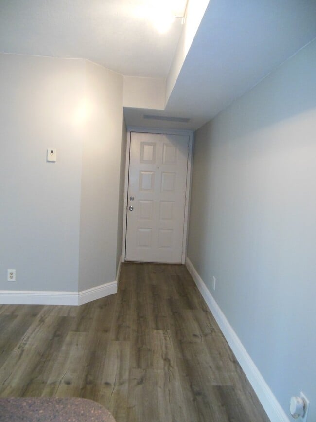 Photo - TWO BEDROOM TWO BATHROOM! WATERFRONT COMMUNITY Unidad 37