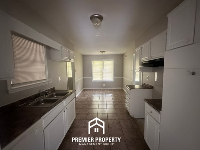 Photo - Spacious 4BR/2BA Memphis Home with 2-Car Garage &