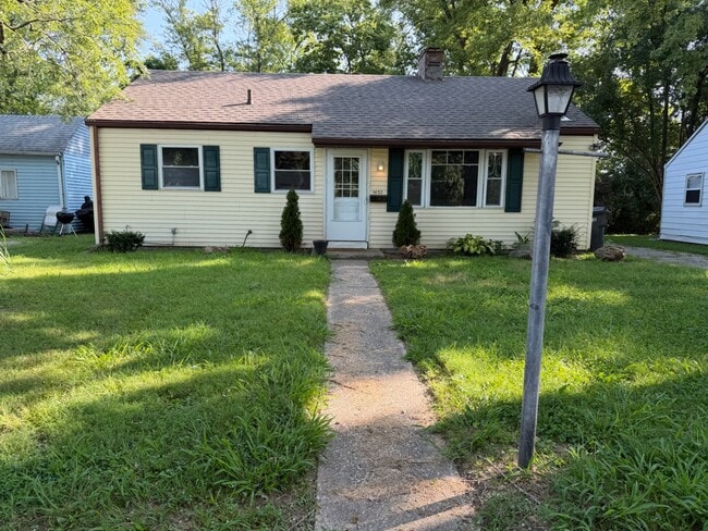 1432 Bel Air