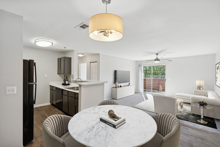 Open concept floorplans | kitchen, dining room & living room