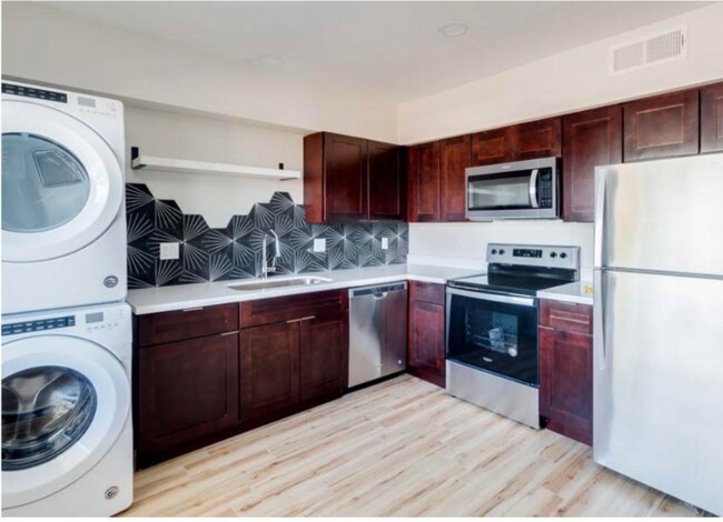 Photo - 813 E Marlette Ave Unidad #10