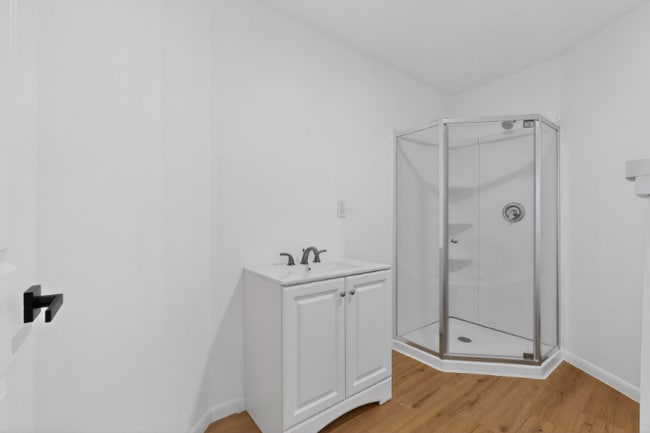 Photo - 404 Nottingham Dr