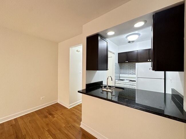 Photo - 6830 N Sheridan Rd Unit 574