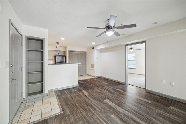 Building Photo - 1710 W T C Jester Blvd Unit 5107 Rental