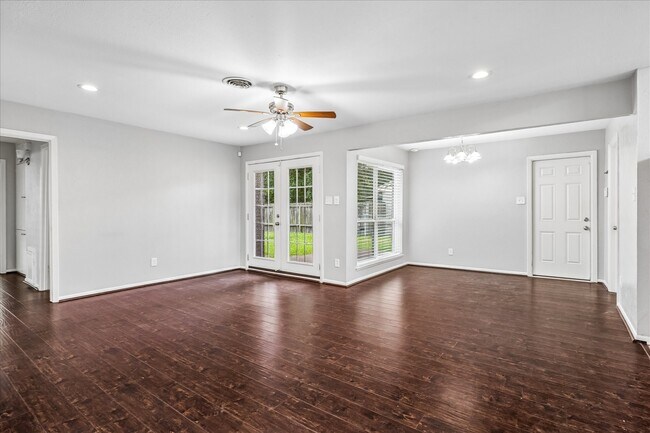 Photo - 5827 Southminster Dr