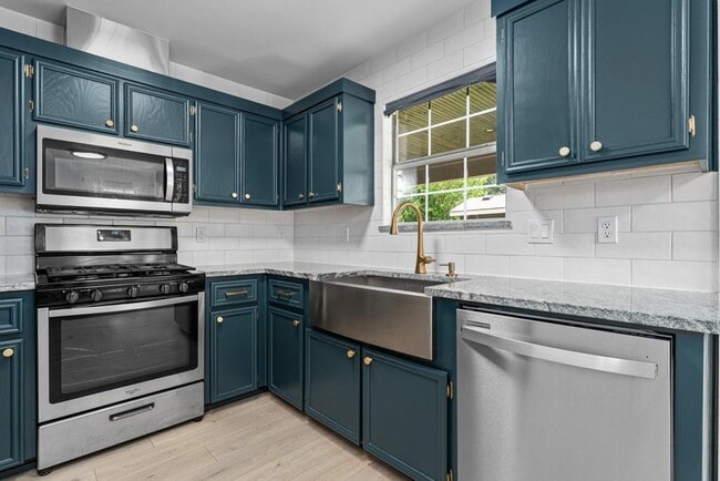 Building Photo - 1409 Lantern Light Dr