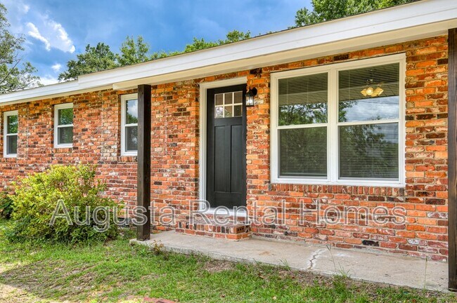 1406 Ridgewood Dr