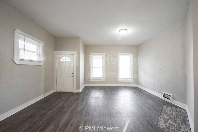 Photo - 101 N State Ave