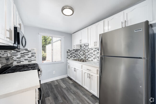 Studio - 380SF - Kitchen