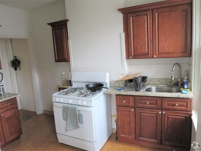 Building Photo - 17 Putnam Ave Unit A Rental