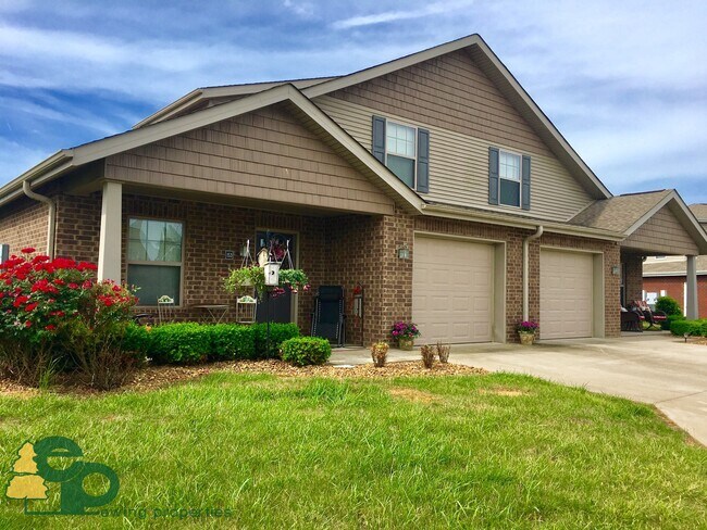 Photo - 122 Blackberry Dr Townhome