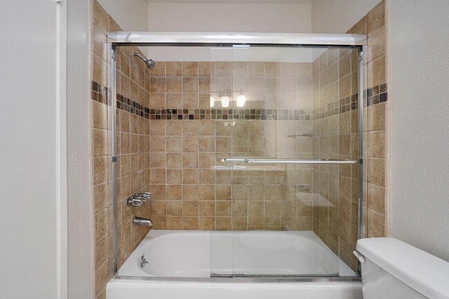Photo - 1342 Harvard St Unit 204