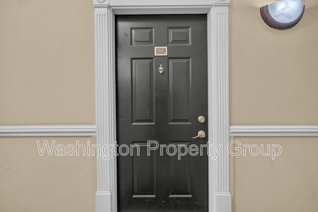 Photo - 4854 Eisenhower Ave Unidad 447