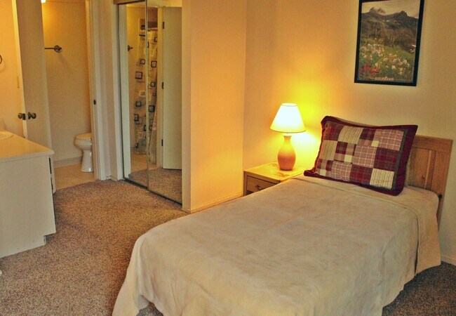 Photo - Treehouse Condo- 2 Bedroom/2 Bath Unit wit...