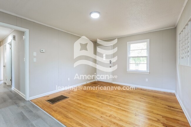 Photo - 643 Woodvale Rd
