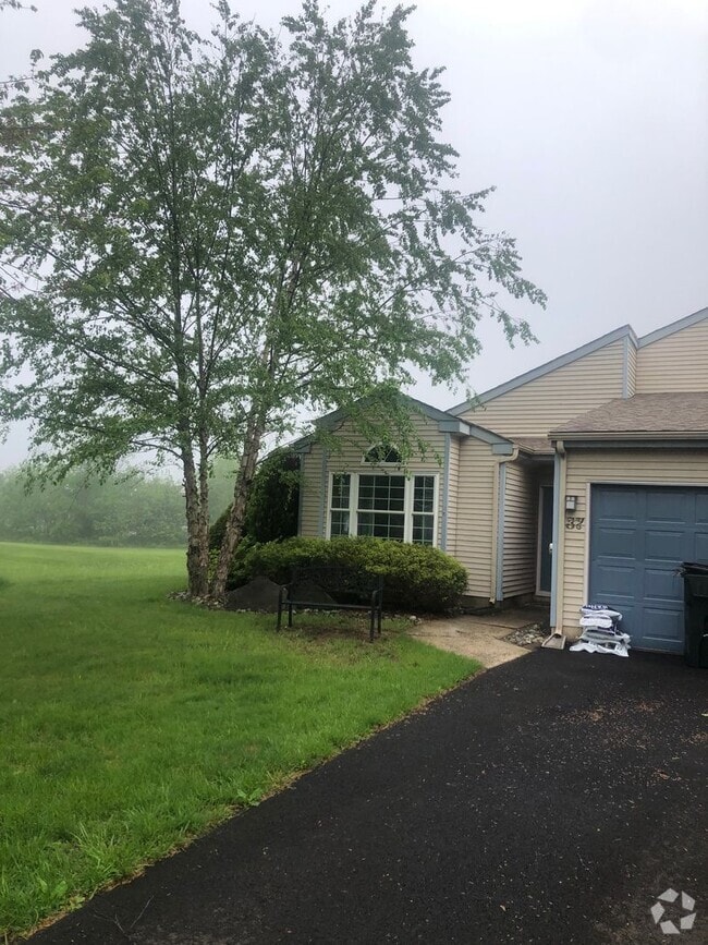 Building Photo - Perkasie 3 Bd / 2 Bath Twin Rental