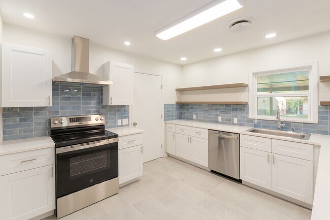 Photo - 1802 Janis Dr