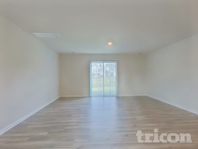 Photo - 1438 Cattleman Acrs Dr