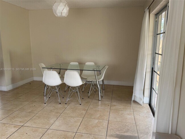 Photo - 6720 SW 21st St Unit 1