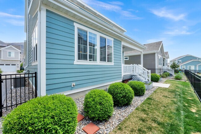 Photo - 9873 Sunnybank Pl