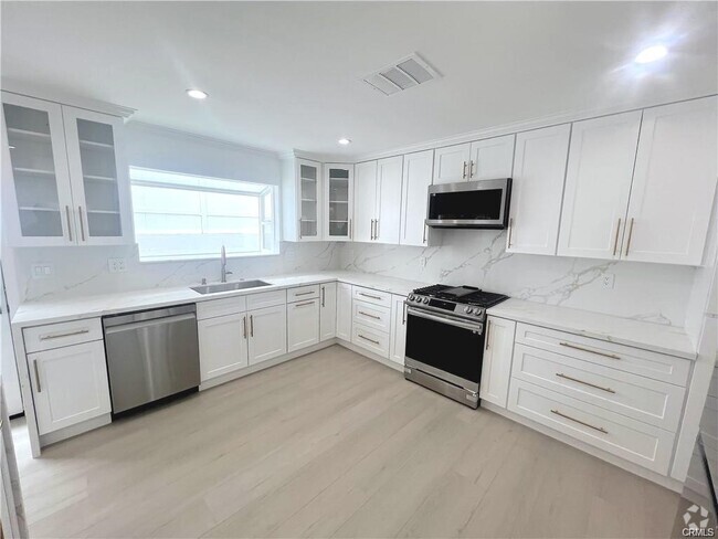 Building Photo - 21541 Yucatan Ave Rental