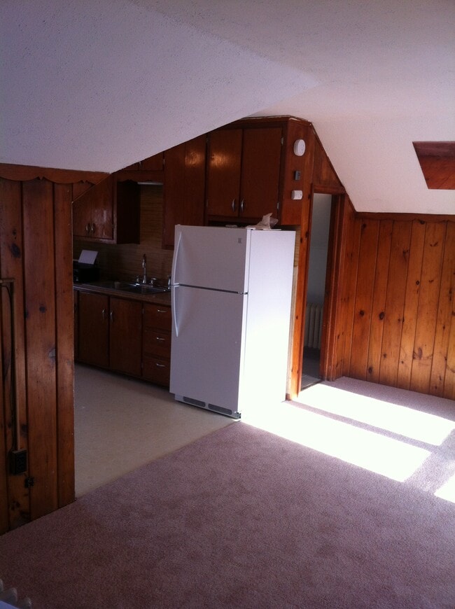 Photo - 1595 Payne Ave Unit Upper