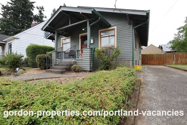 Photo - SE 11th Ave - Vintage 1 bedroom bungalow with office/den in Brooklyn neighborhood