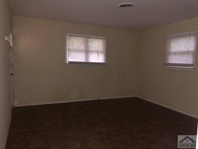 Photo - 127 Pineview Dr