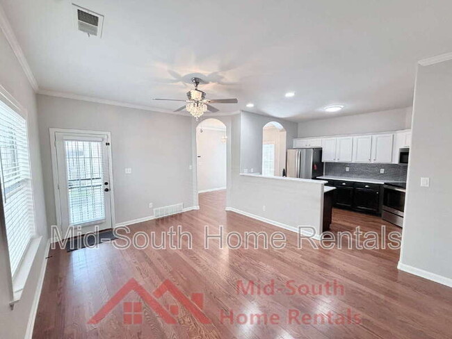 Photo - 1568 Wynne Rd