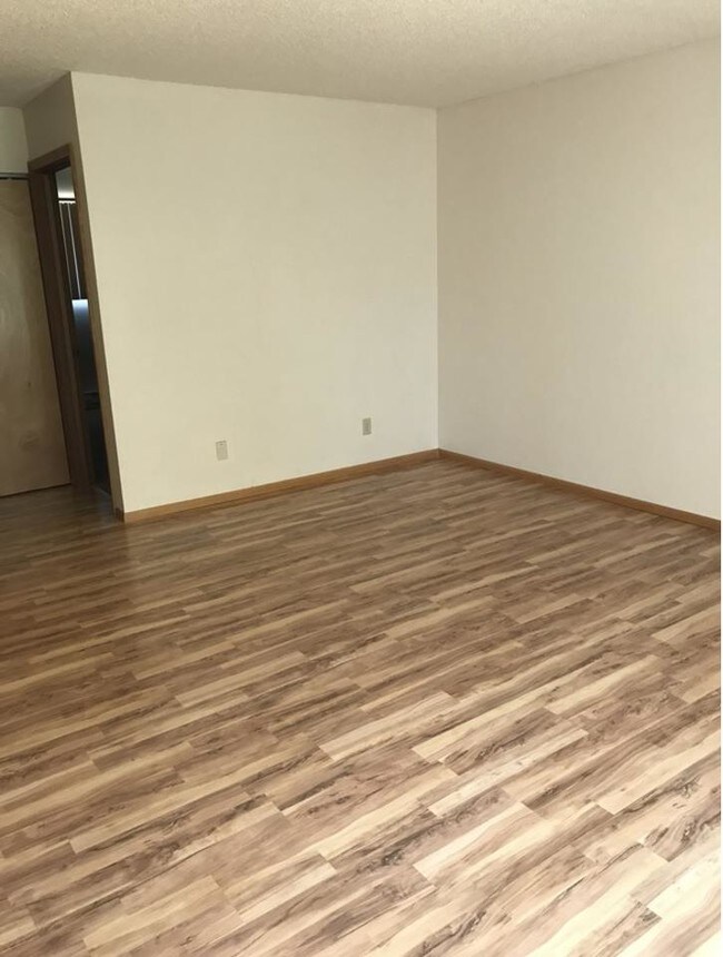 PLEASANT HILL APARTMENTS