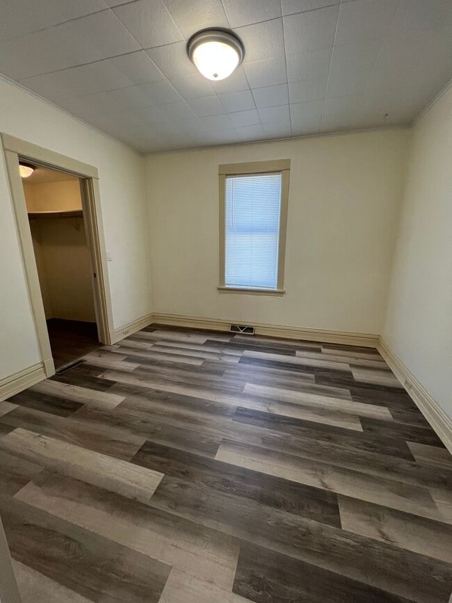 Photo - 3711 W 4th St