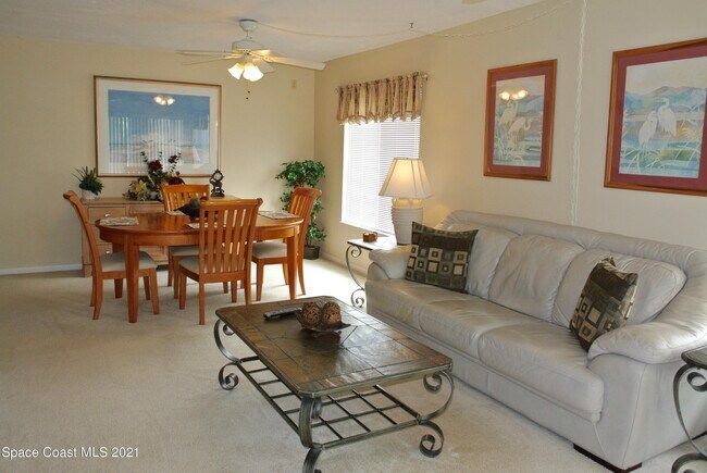 Photo - 537 Taylor Ave