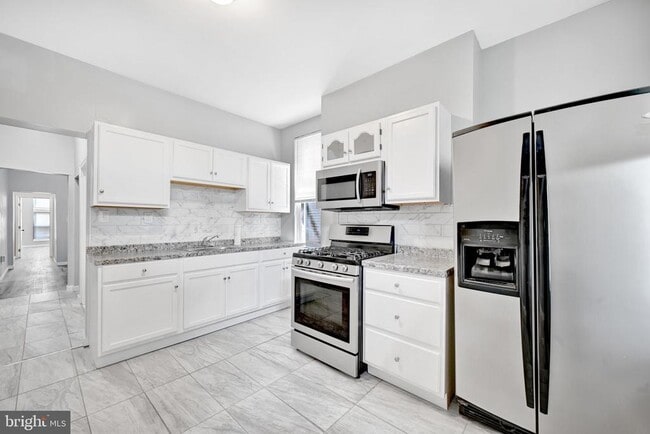 Photo - 319 E 22nd St