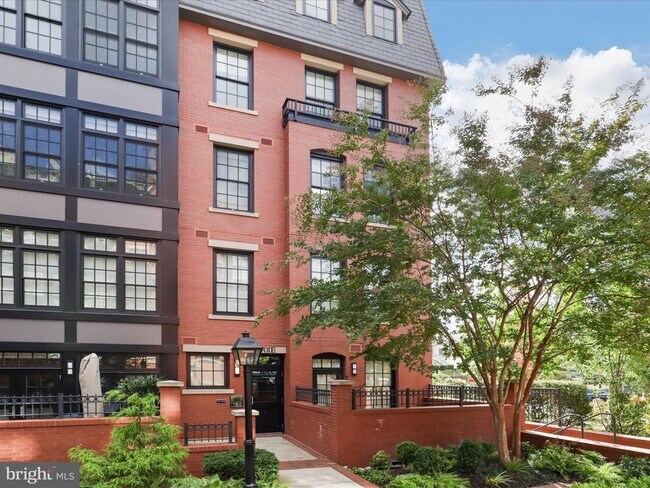 Photo - 1701 16th St N